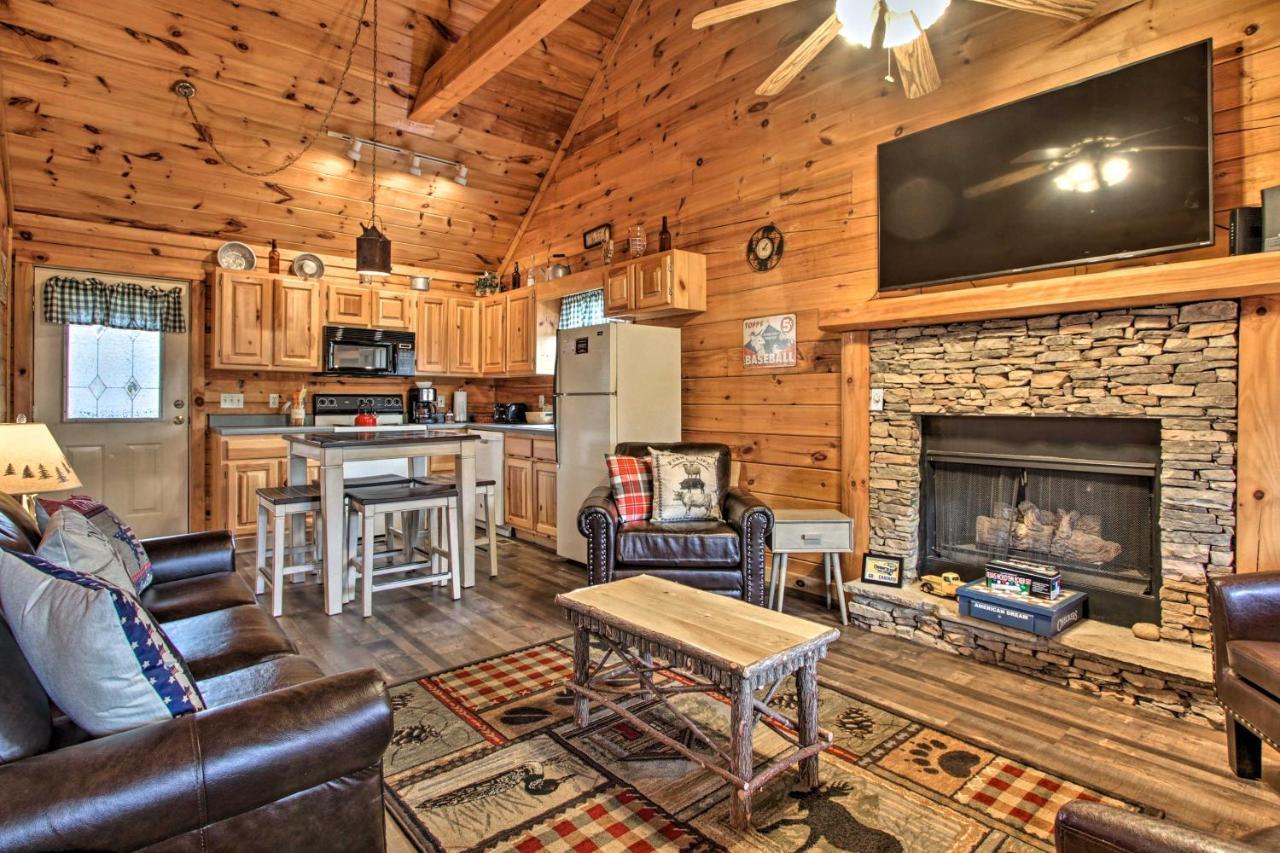 Pigeon Forge Cabin With Hot Tub And Mountain Views! エクステリア 写真