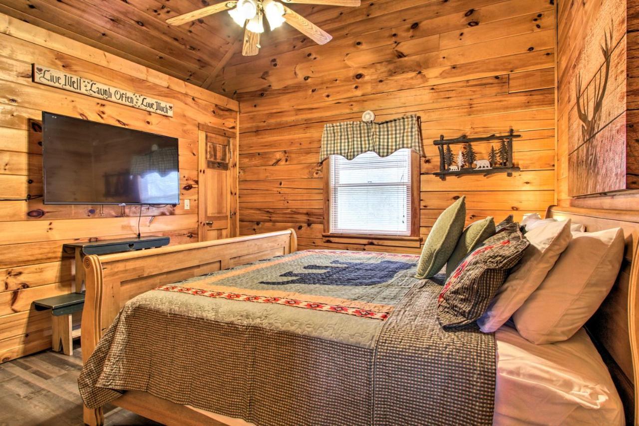 Pigeon Forge Cabin With Hot Tub And Mountain Views! エクステリア 写真
