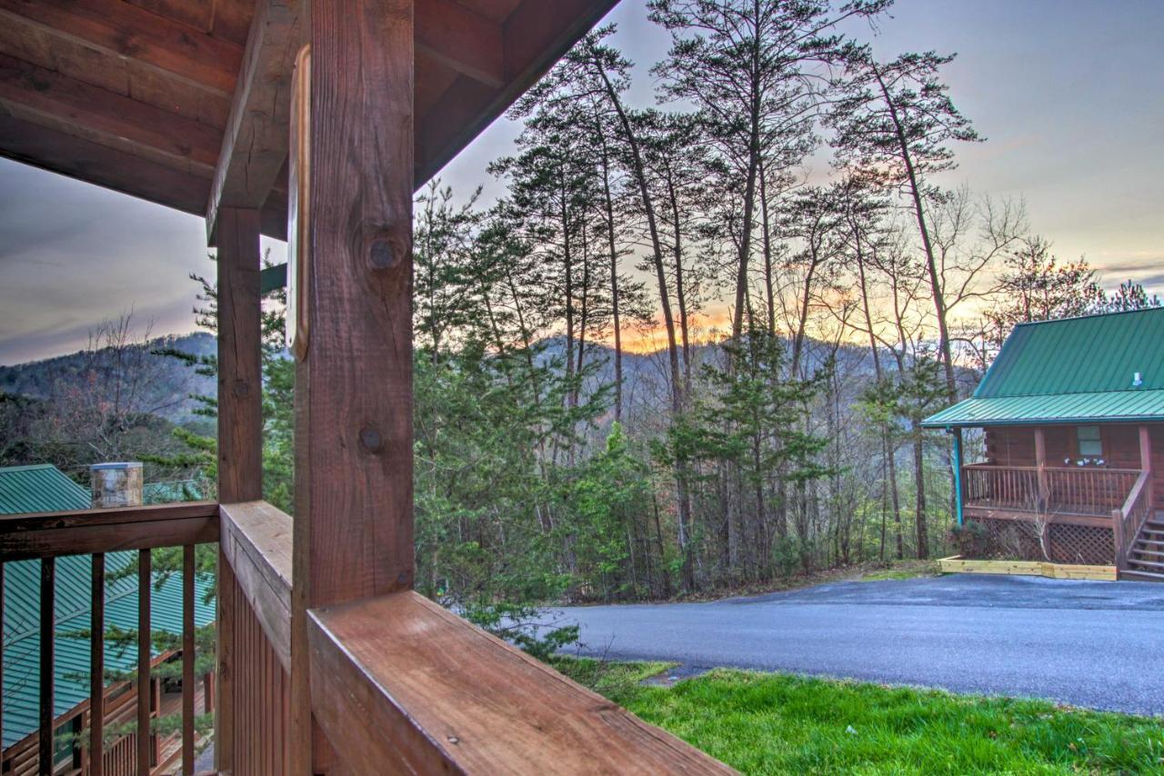 Pigeon Forge Cabin With Hot Tub And Mountain Views! エクステリア 写真