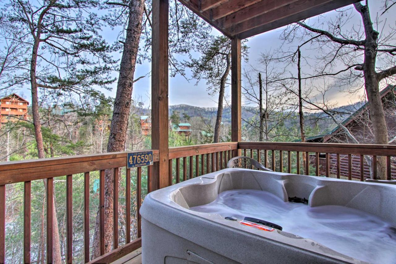Pigeon Forge Cabin With Hot Tub And Mountain Views! エクステリア 写真