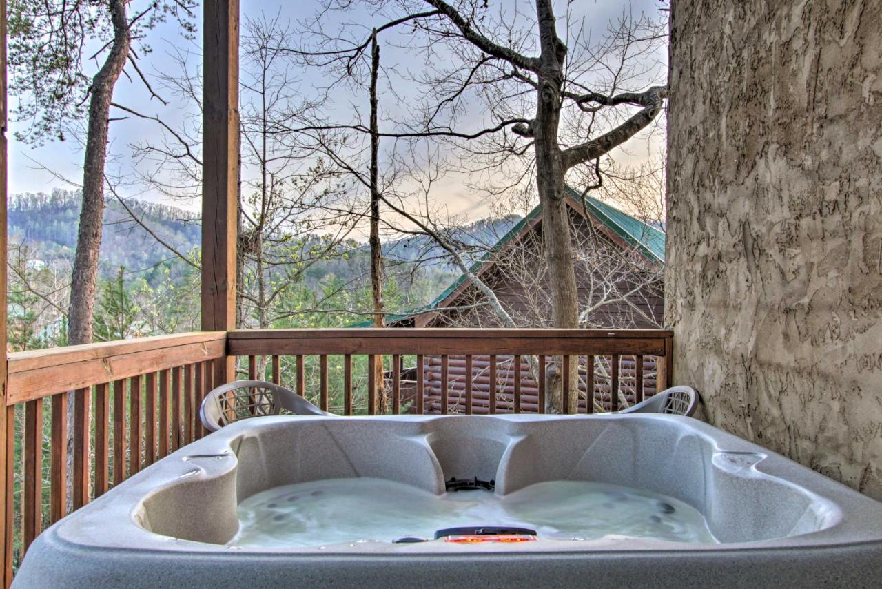 Pigeon Forge Cabin With Hot Tub And Mountain Views! エクステリア 写真