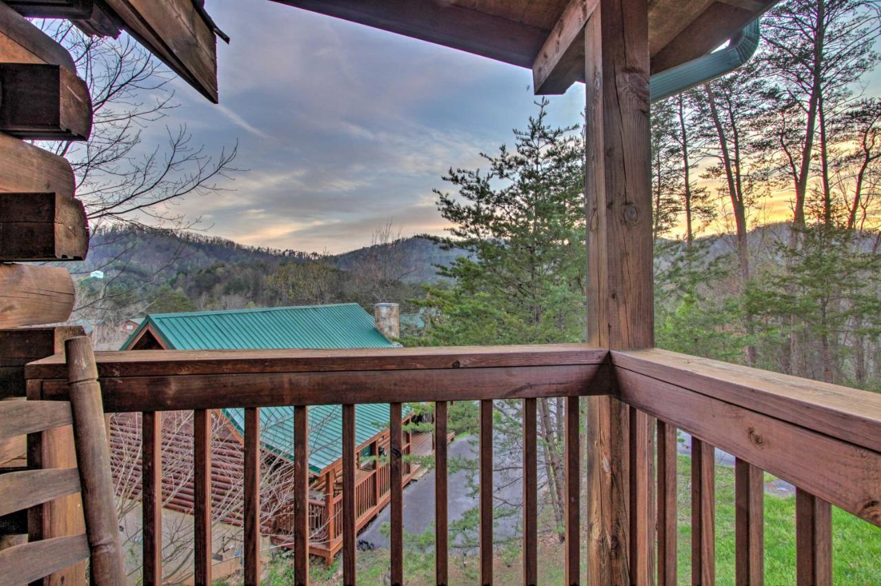 Pigeon Forge Cabin With Hot Tub And Mountain Views! エクステリア 写真