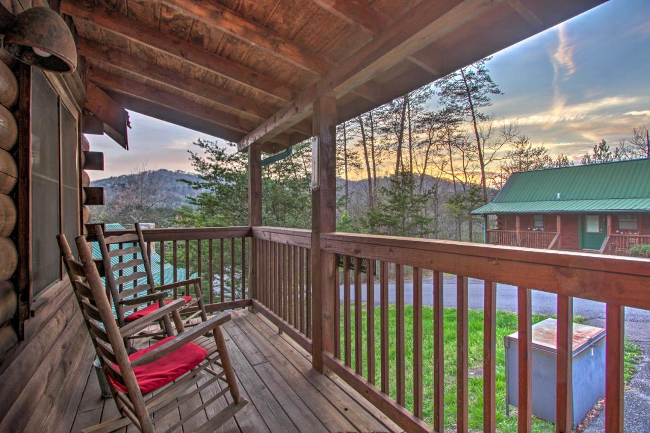 Pigeon Forge Cabin With Hot Tub And Mountain Views! エクステリア 写真